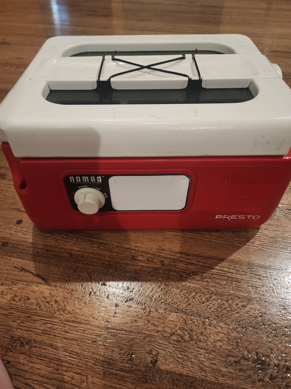 Presto Nomad Traveling Slow Cooker (6-Quart model) in red
